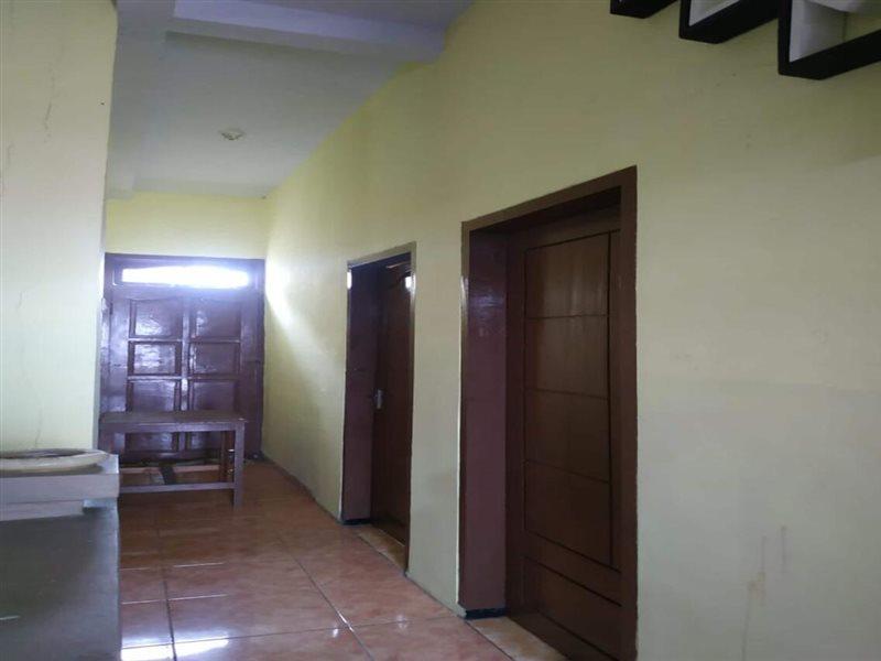 Oyo 90097 Homestay Sinta Ndani Putri Проболинго Экстерьер фото